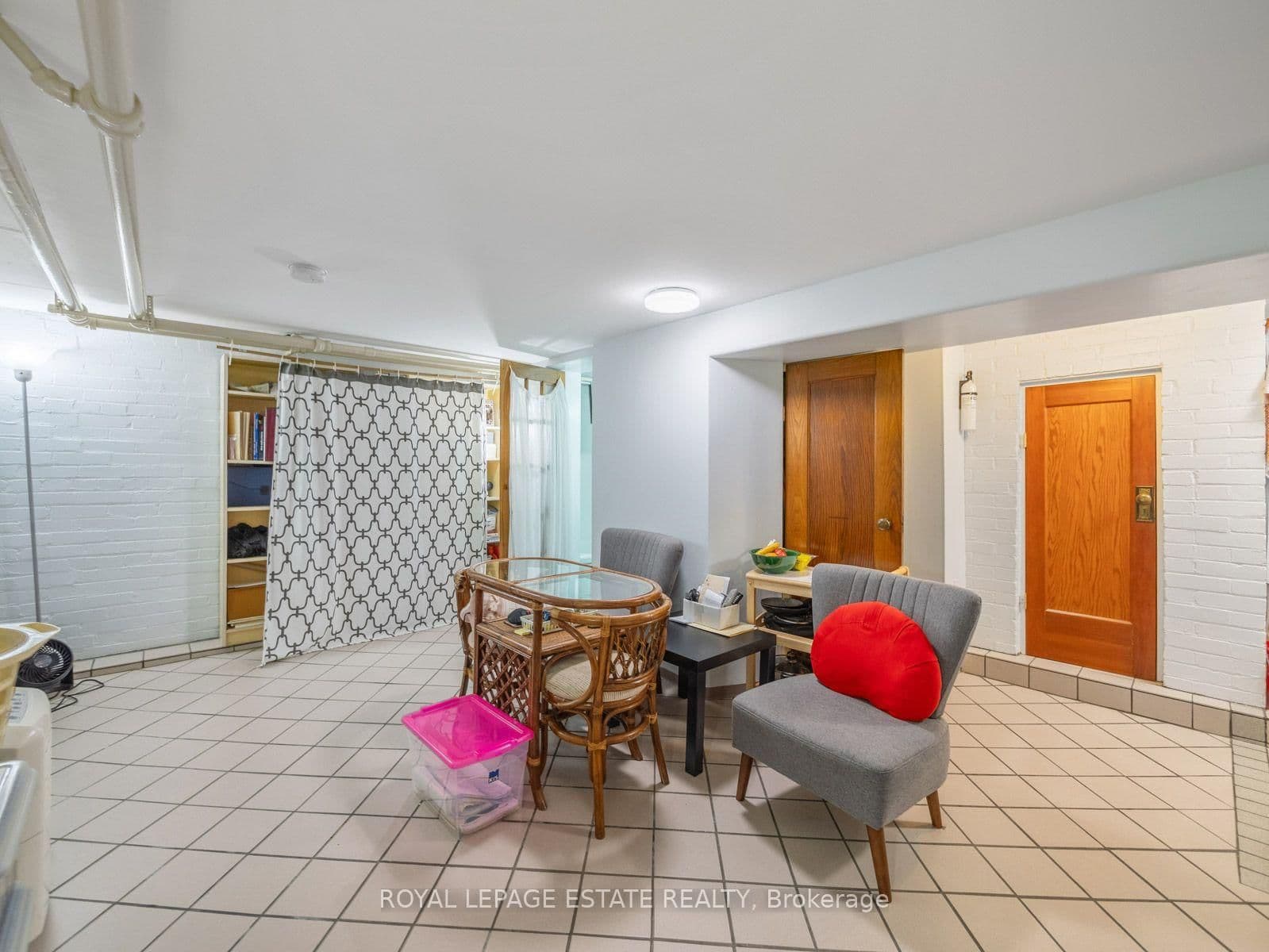 2275 Queen Street E thumbnail 42