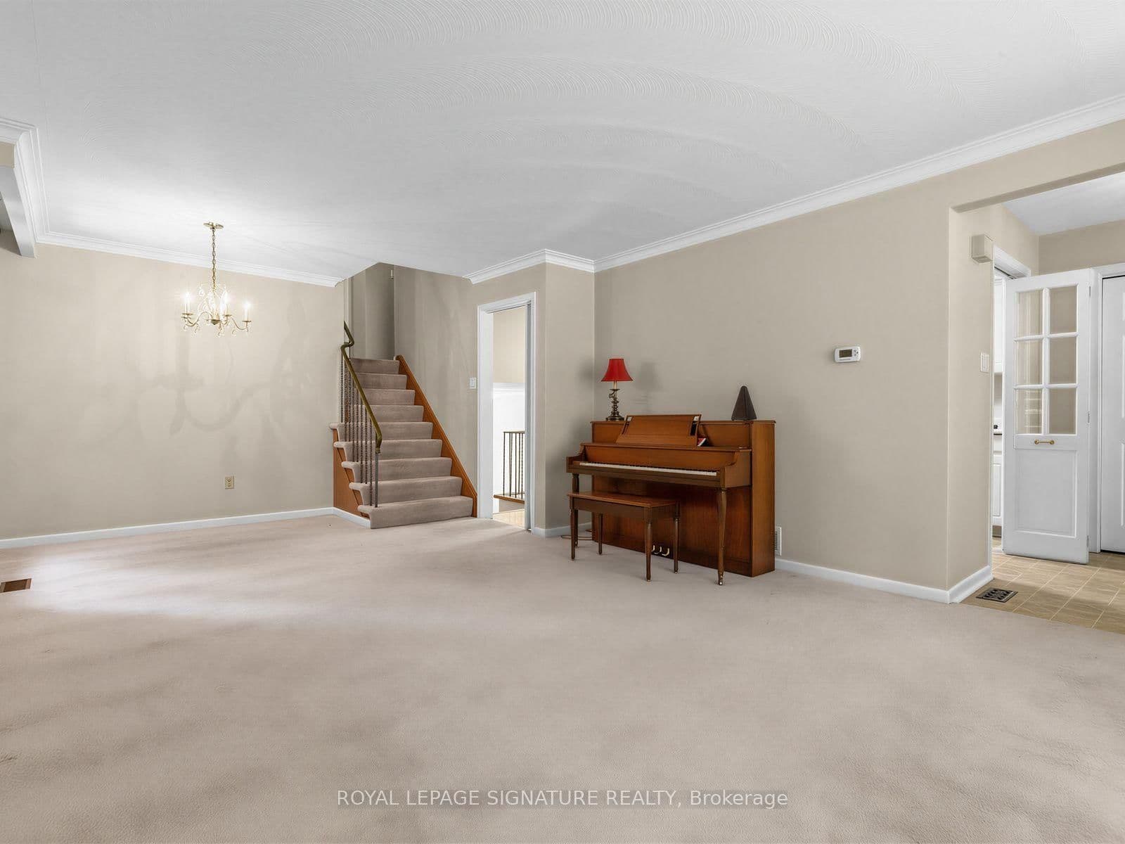 162 Bathgate Drive thumbnail 4