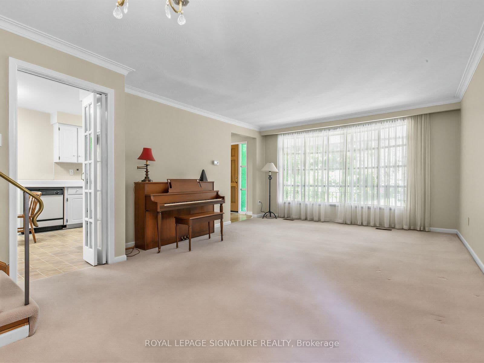 162 Bathgate Drive thumbnail 5