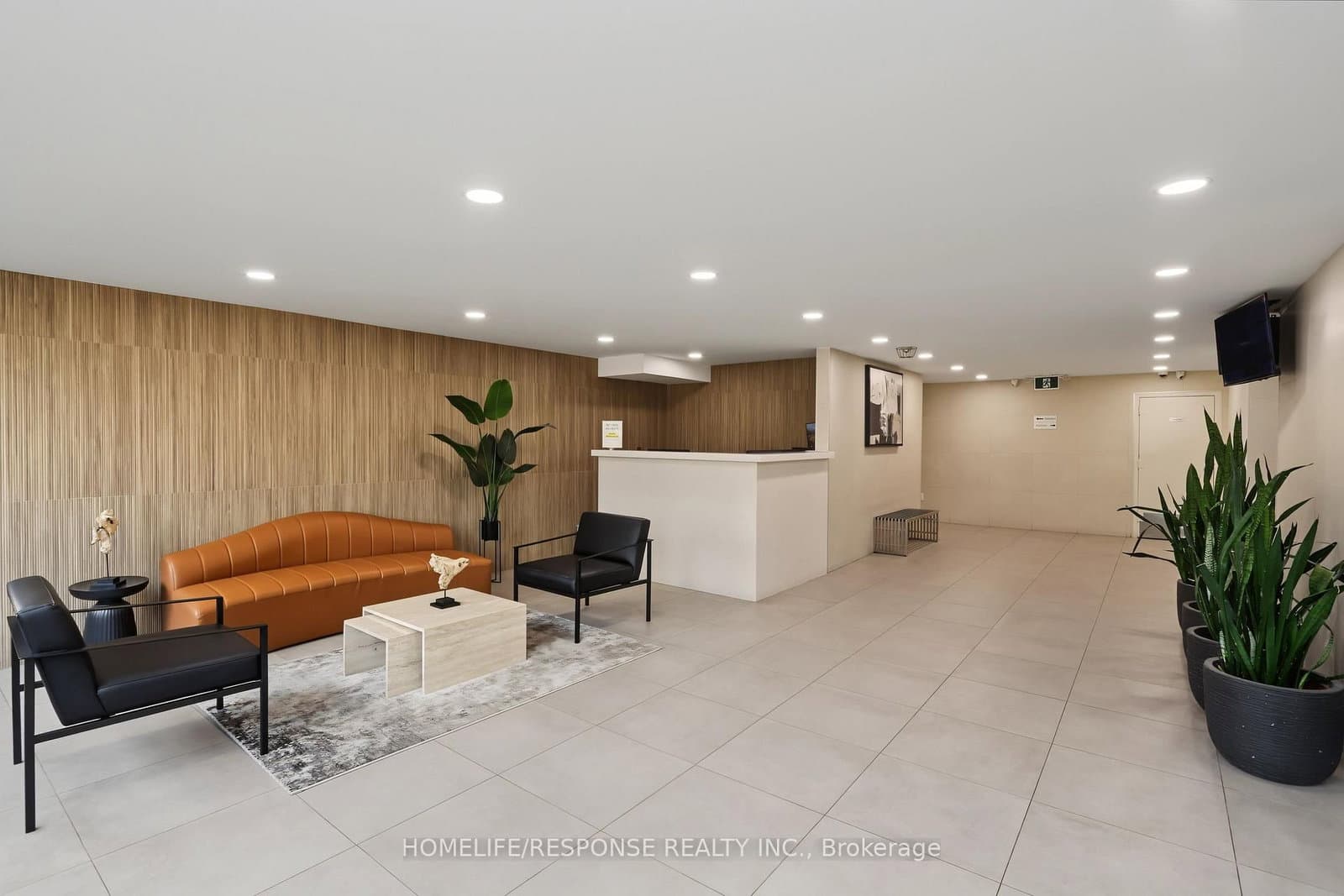 100 ECHO POINT, Unit 1801 thumbnail 3