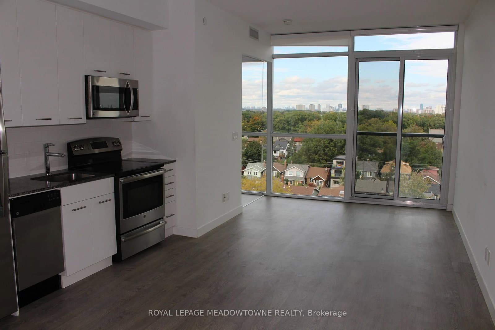 2055 Danforth Avenue, Unit 804 thumbnail 7