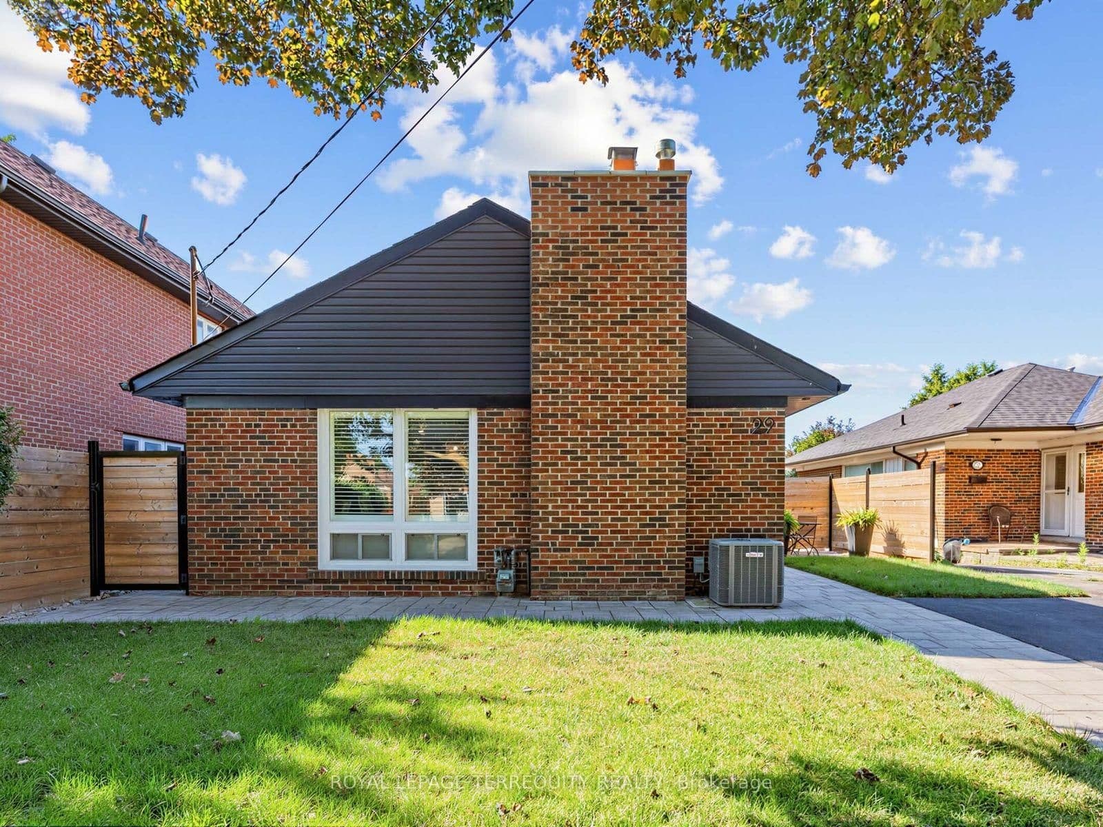 29 Sedgewick Crescent thumbnail 2