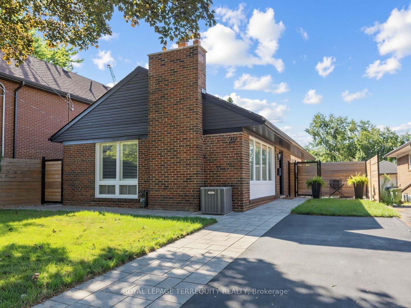 29 Sedgewick Crescent thumbnail 3