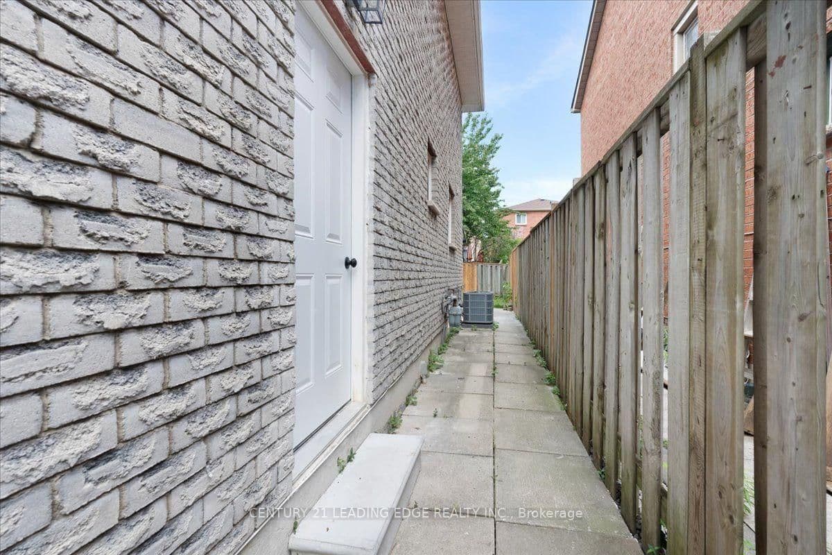 41 Graybark Crescent thumbnail 37