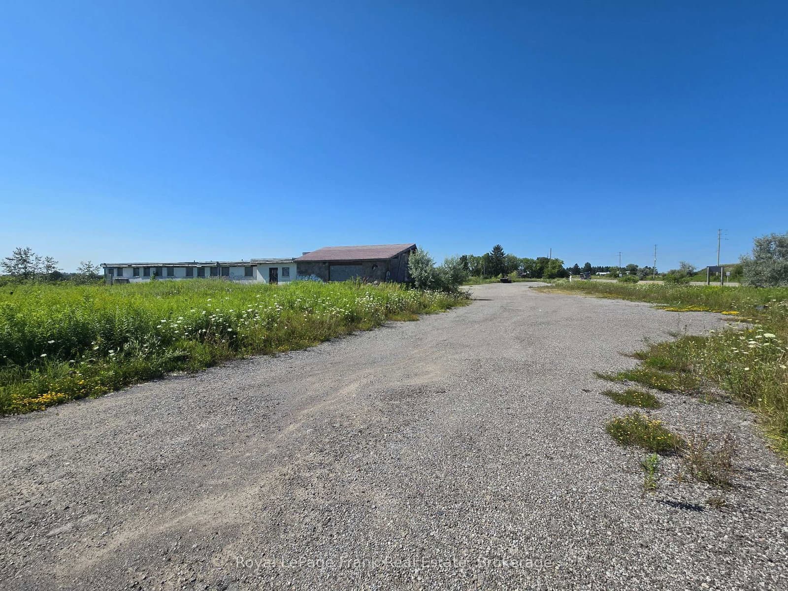 7030 Baldwin Street N thumbnail 3