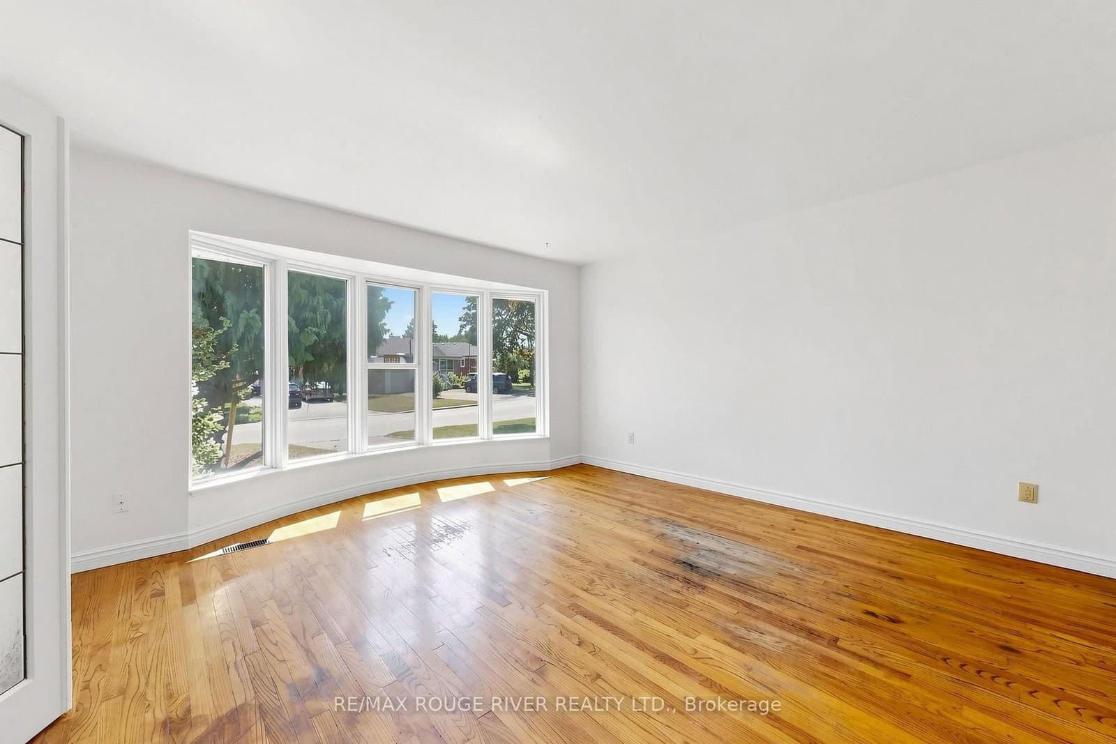 38 Lombardy Crescent thumbnail 4