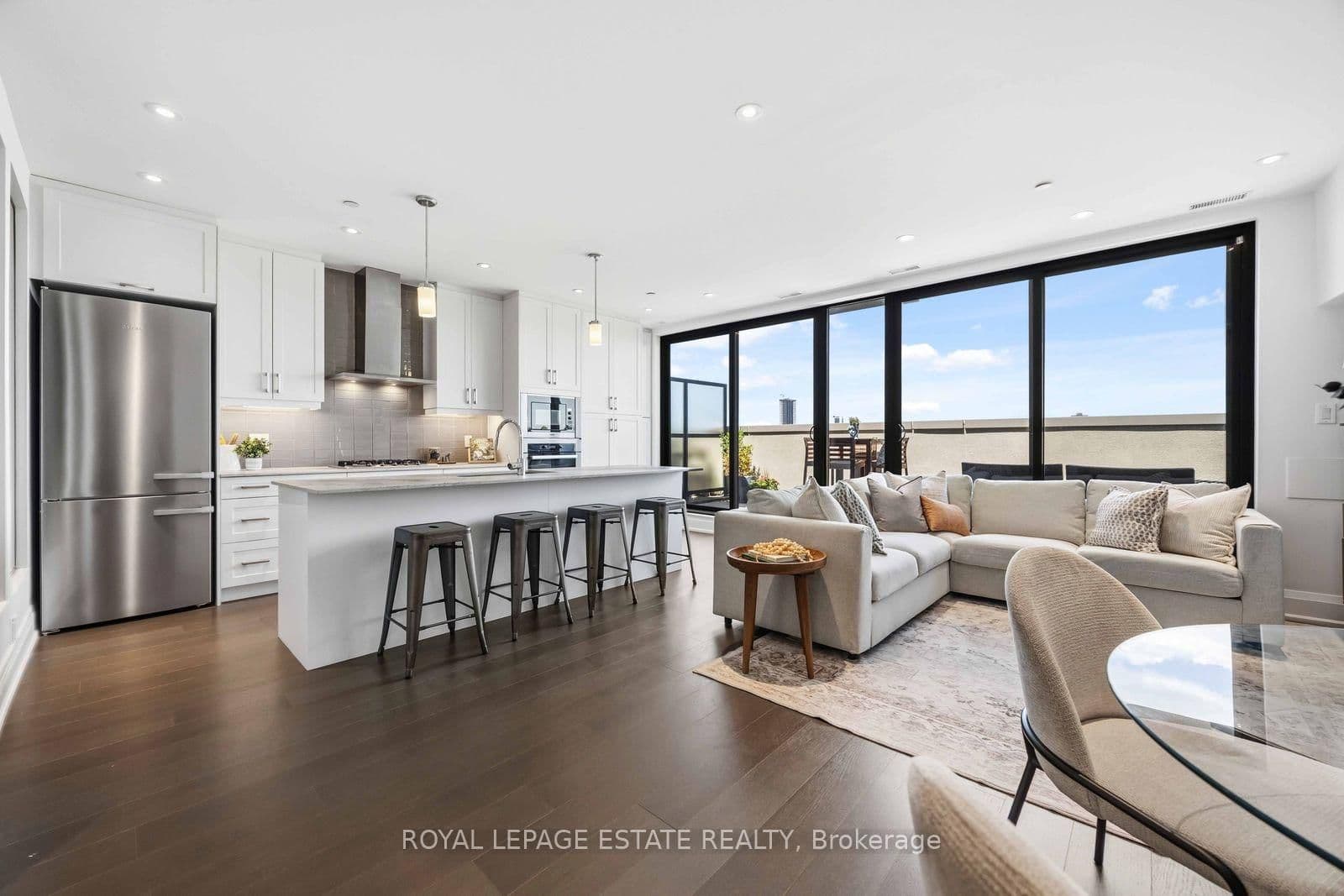 365 Beech Avenue, Unit 511 thumbnail 4