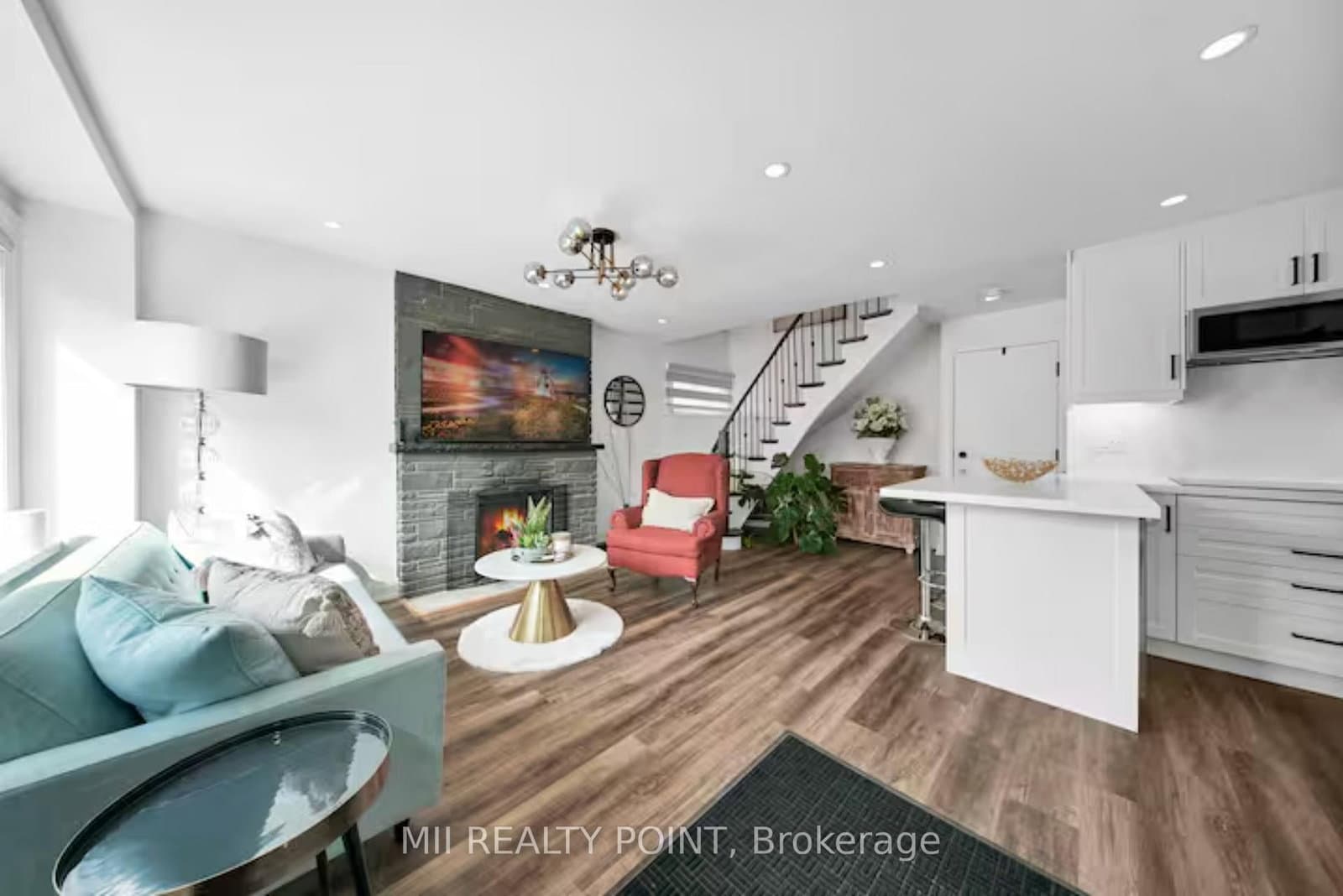 49 Manderley Drive, Unit Main thumbnail 3