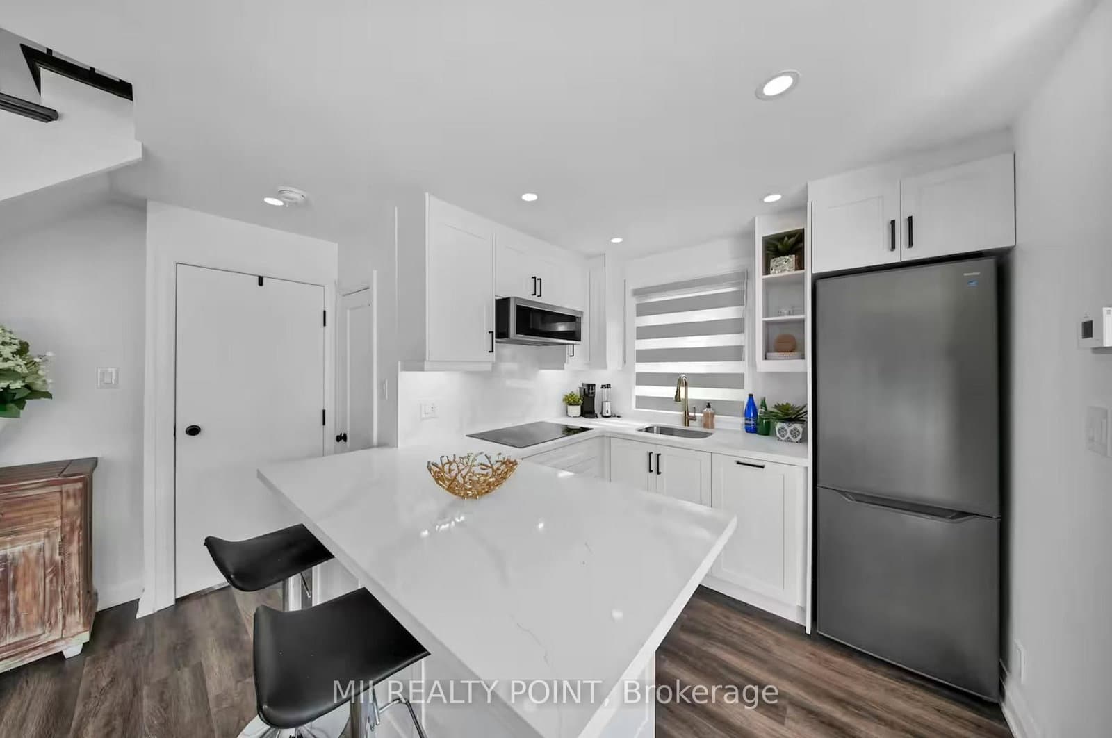 49 Manderley Drive, Unit Main thumbnail 5