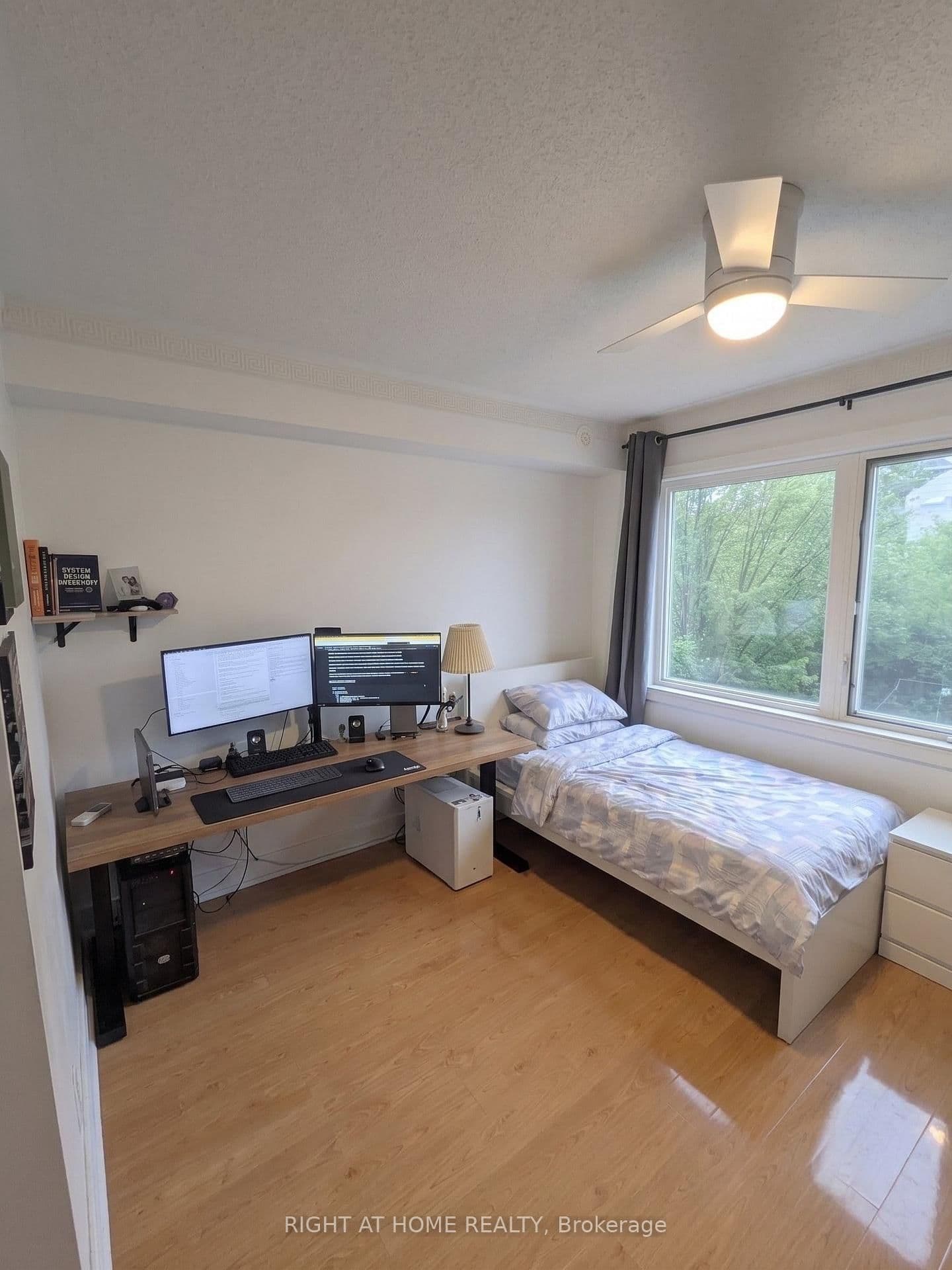290 Village Green Square, Unit TH25 thumbnail 6
