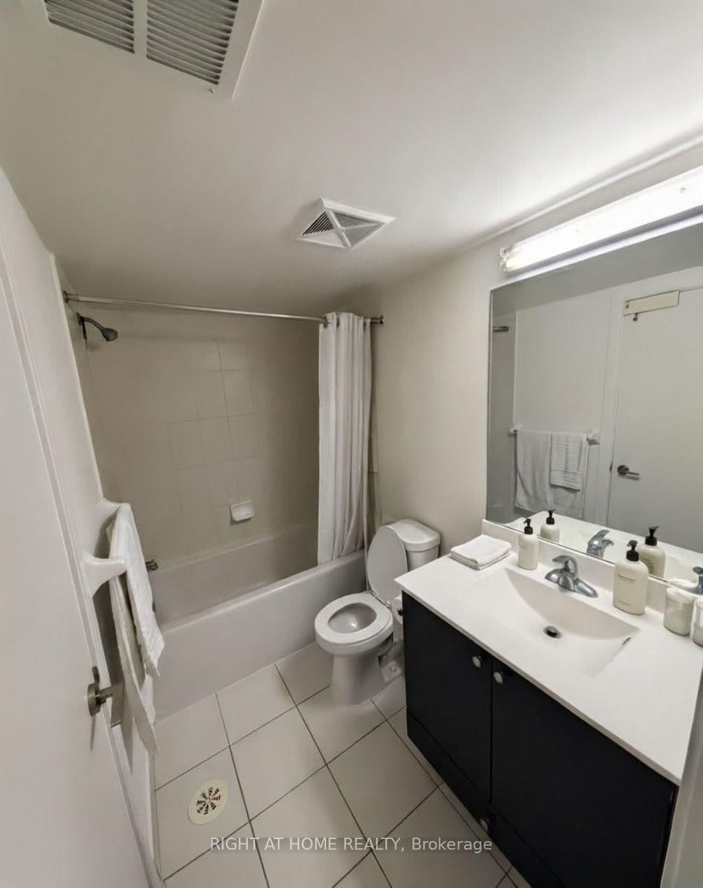 290 Village Green Square, Unit TH25 thumbnail 9
