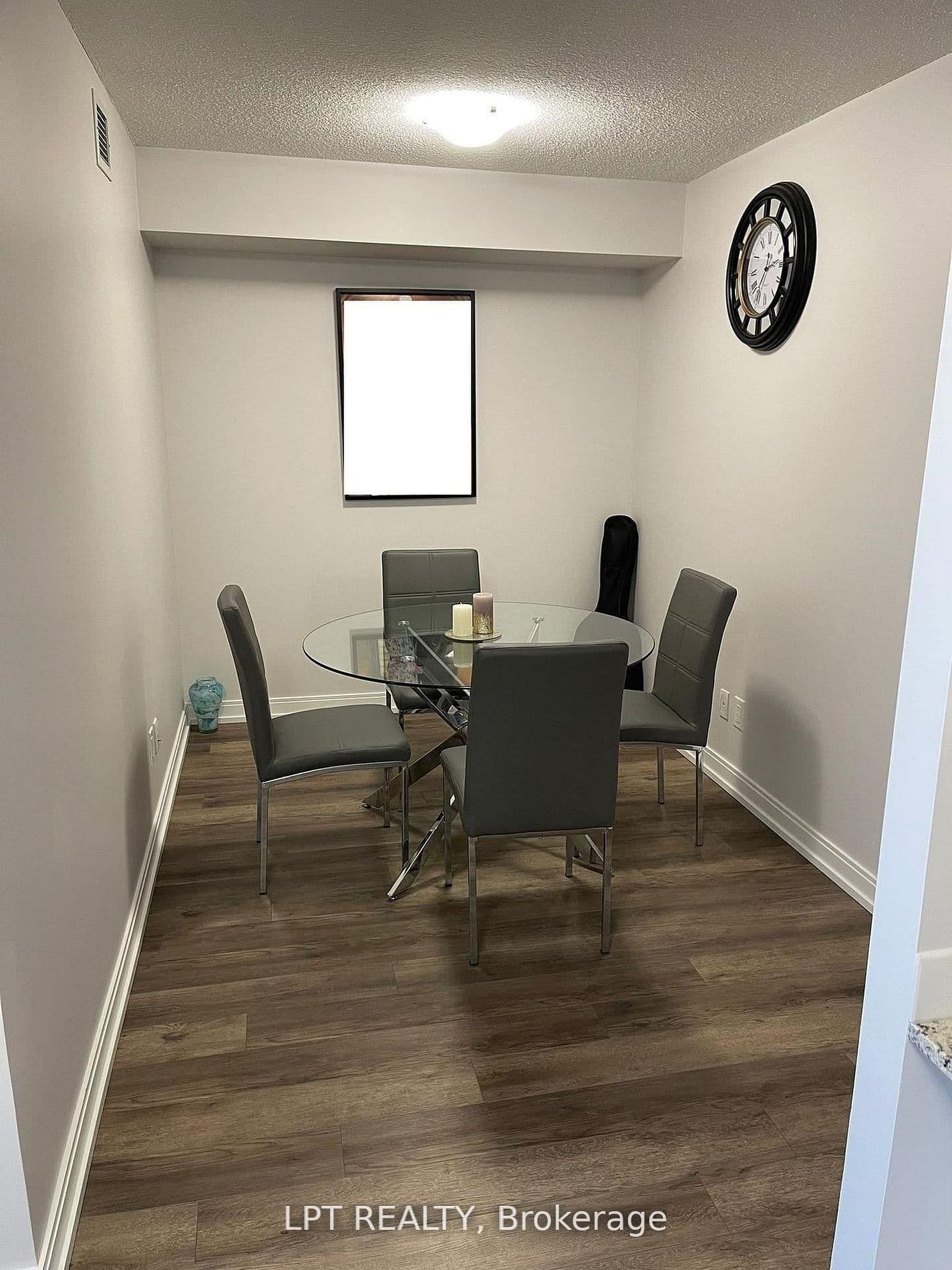 181 Village Green Square, Unit 812 thumbnail 6