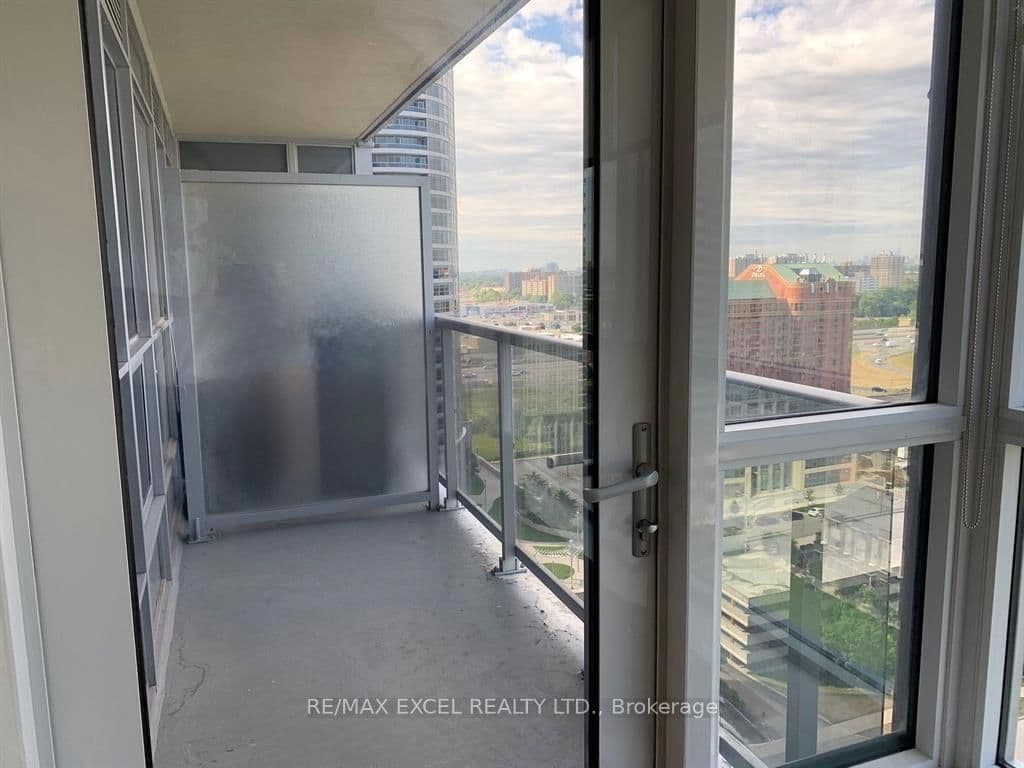 151 Village Green Square, Unit 1806 thumbnail 14