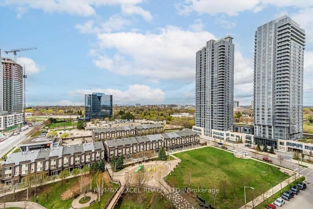 151 Village Green Square, Unit 1806 thumbnail 16
