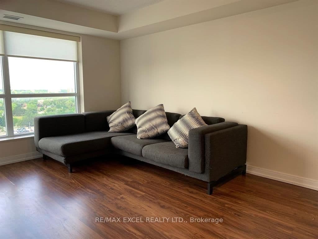151 Village Green Square, Unit 1806 thumbnail 4
