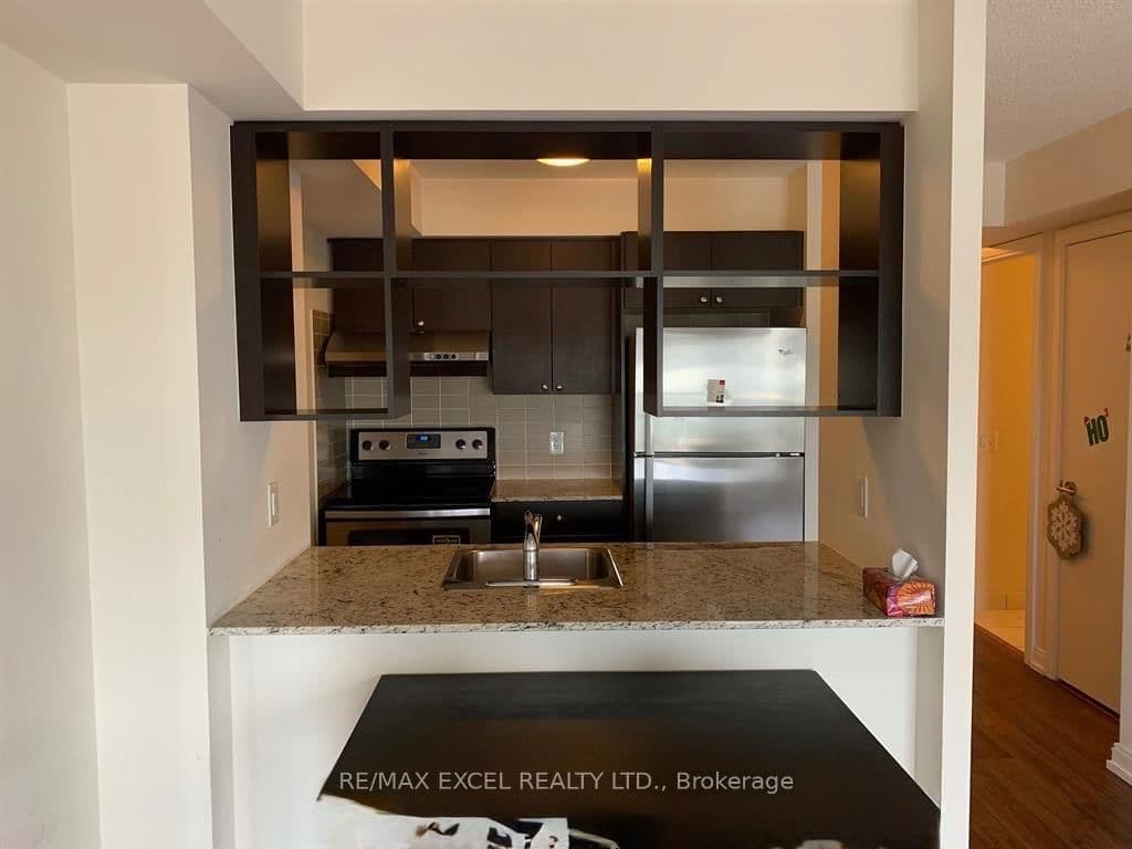 151 Village Green Square, Unit 1806 thumbnail 6