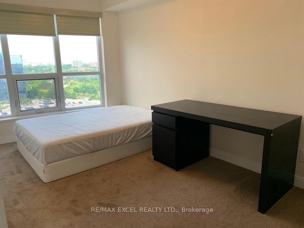 151 Village Green Square, Unit 1806 thumbnail 8