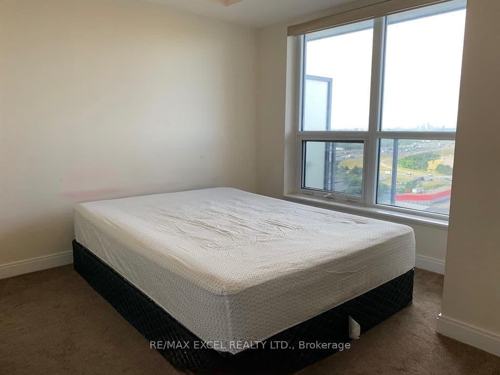 151 Village Green Square, Unit 1806 thumbnail 9
