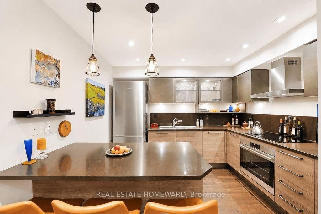 1941 E Queen Street E, Unit 304 thumbnail 22