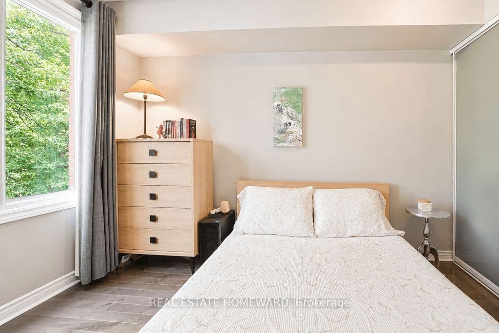 1941 E Queen Street E, Unit 304 thumbnail 28