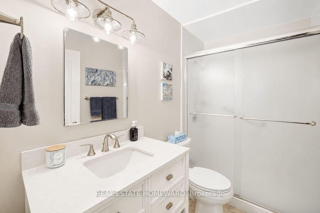 1941 E Queen Street E, Unit 304 thumbnail 29