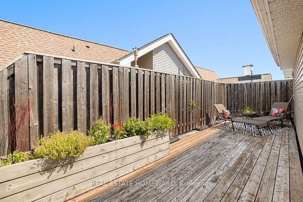 1941 E Queen Street E, Unit 304 thumbnail 30