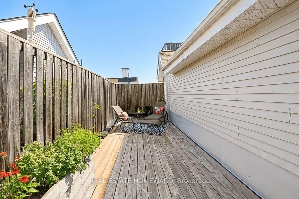 1941 E Queen Street E, Unit 304 thumbnail 31
