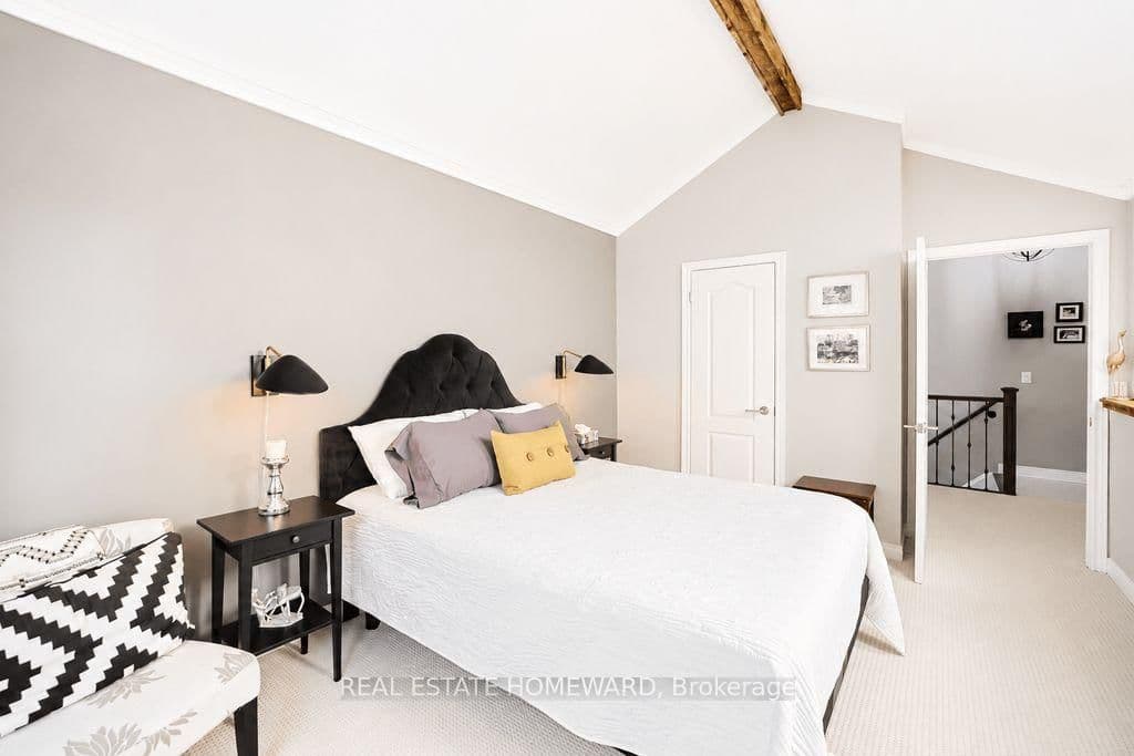 1941 E Queen Street E, Unit 304 thumbnail 33