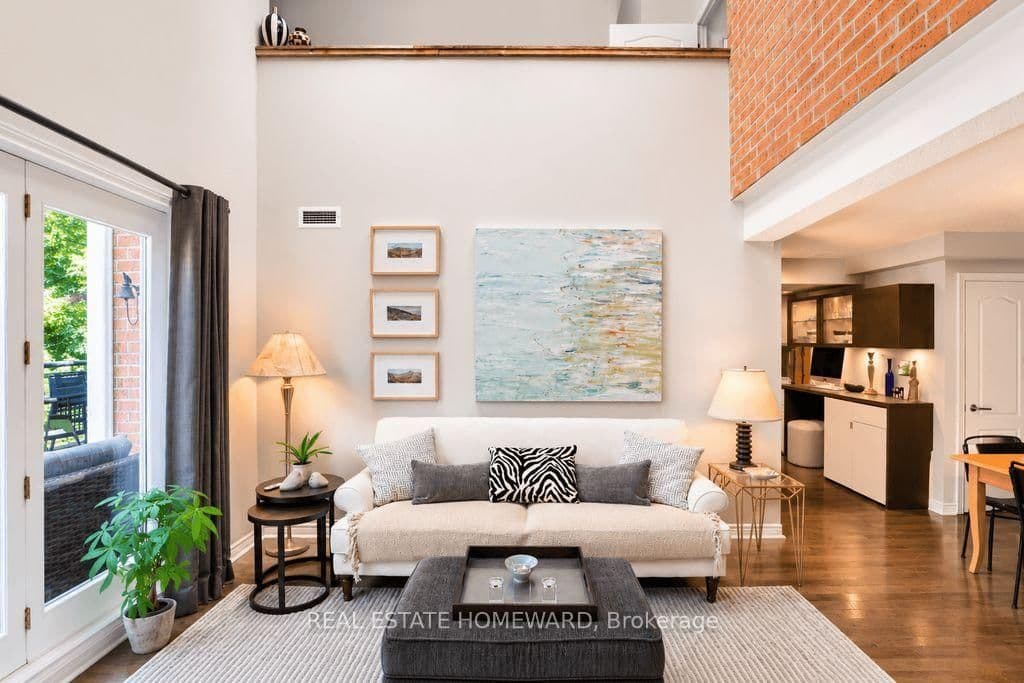 1941 E Queen Street E, Unit 304 thumbnail 7