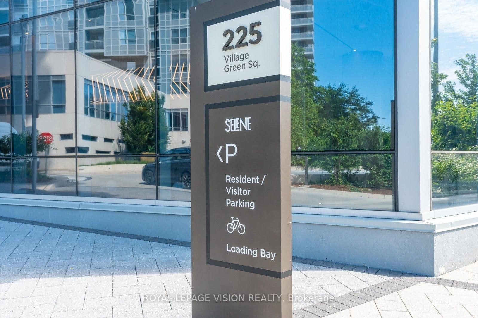 225 Village Green Square, Unit 1005 thumbnail 3