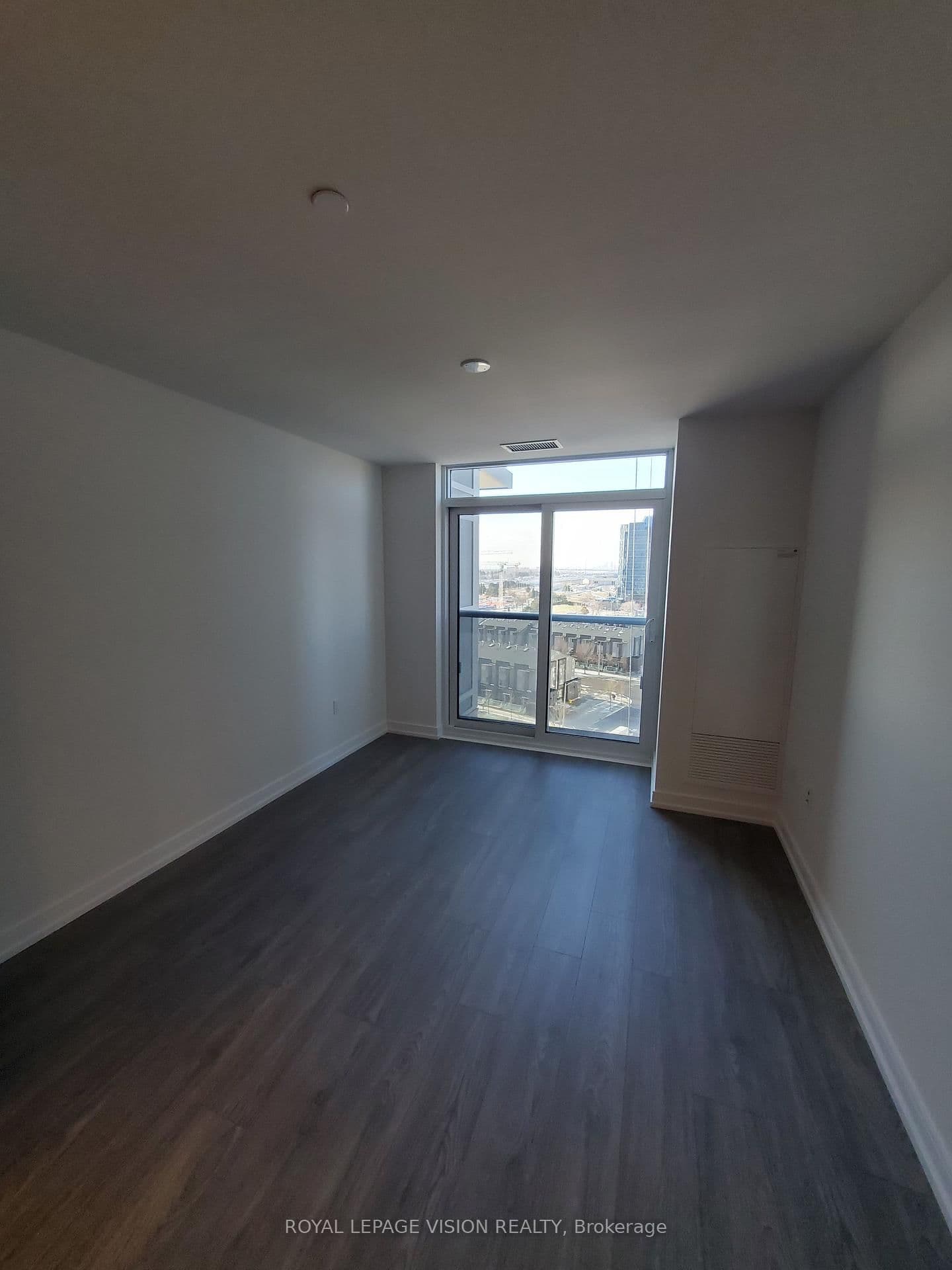 225 Village Green Square, Unit 1005 thumbnail 6