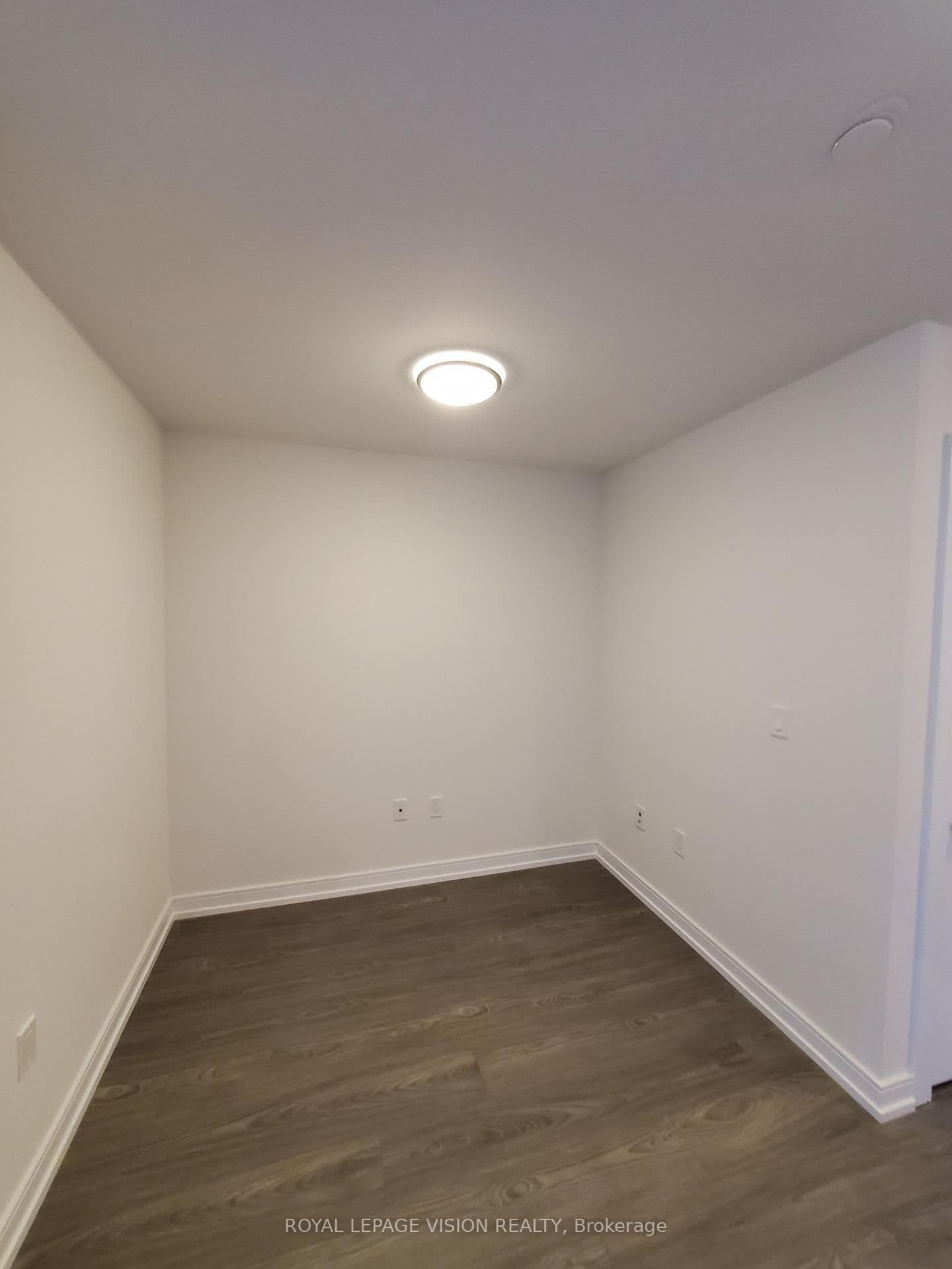 225 Village Green Square, Unit 1005 thumbnail 7
