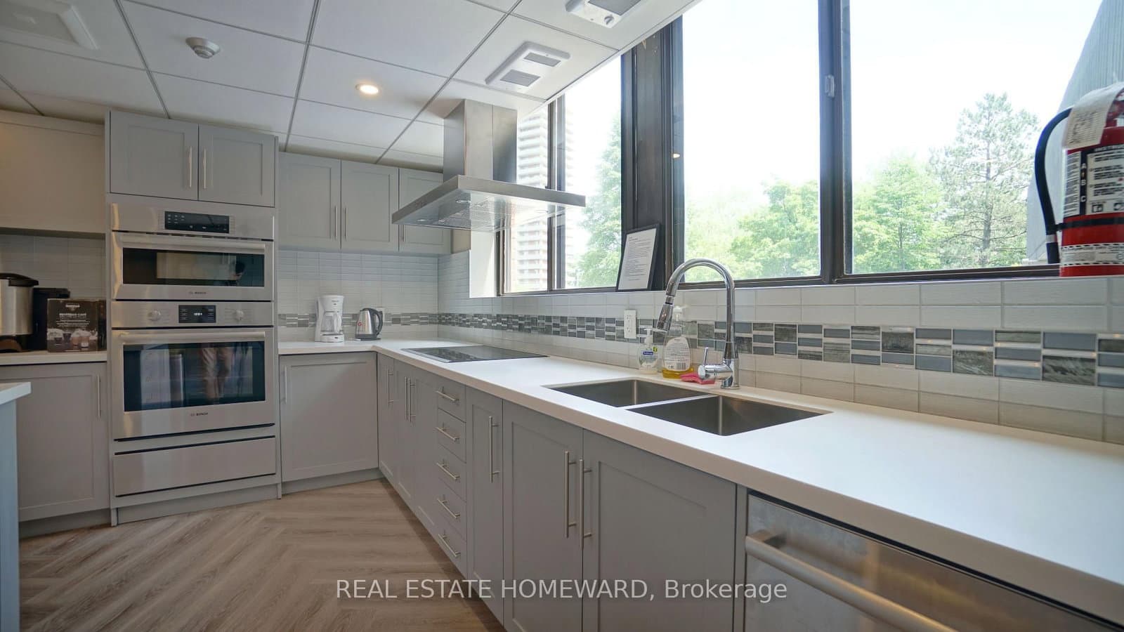 757 Victoria Park Avenue, Unit 106 thumbnail 32