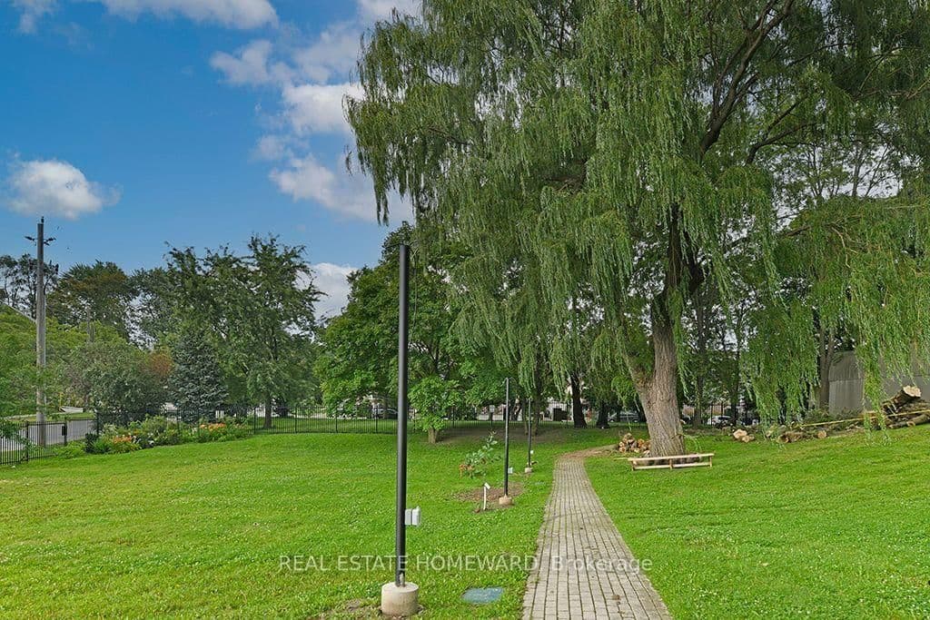 757 Victoria Park Avenue, Unit 106 thumbnail 38