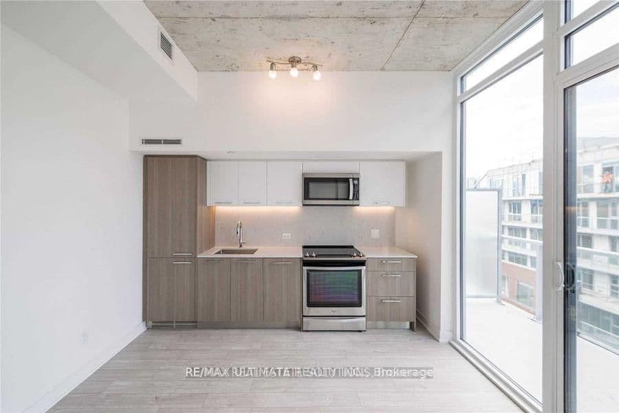 15 Baseball Place, Unit 920 thumbnail 2