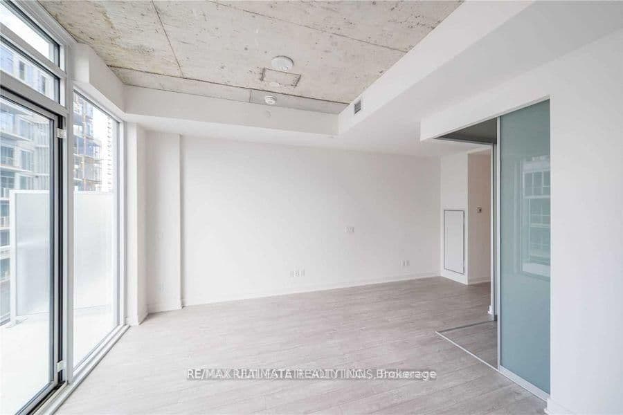 15 Baseball Place, Unit 920 thumbnail 4