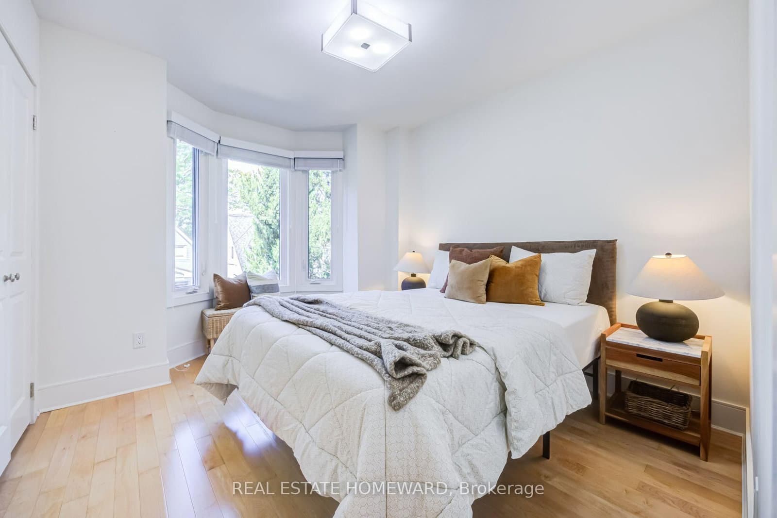 43 Amroth Avenue thumbnail 16