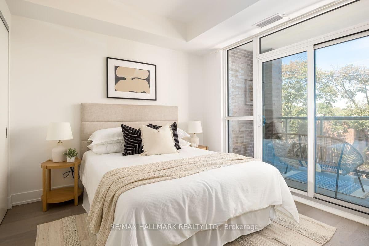 1331 Queen Street E, Unit 403 thumbnail 13