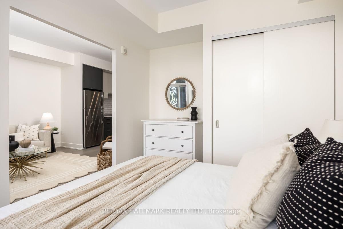 1331 Queen Street E, Unit 403 thumbnail 15