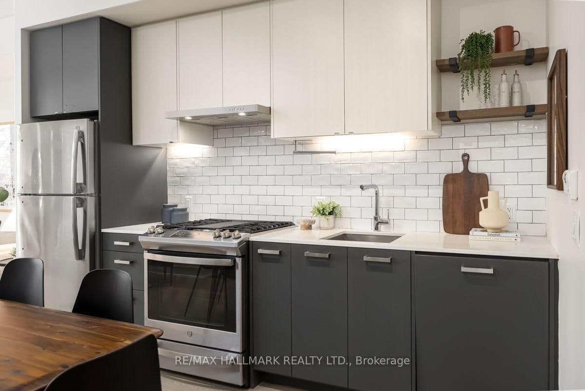 1331 Queen Street E, Unit 403 thumbnail 2