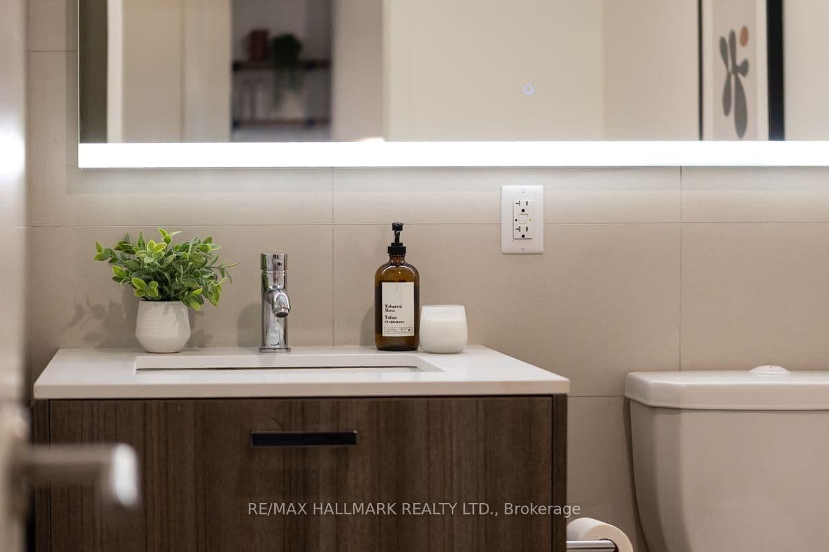 1331 Queen Street E, Unit 403 thumbnail 20