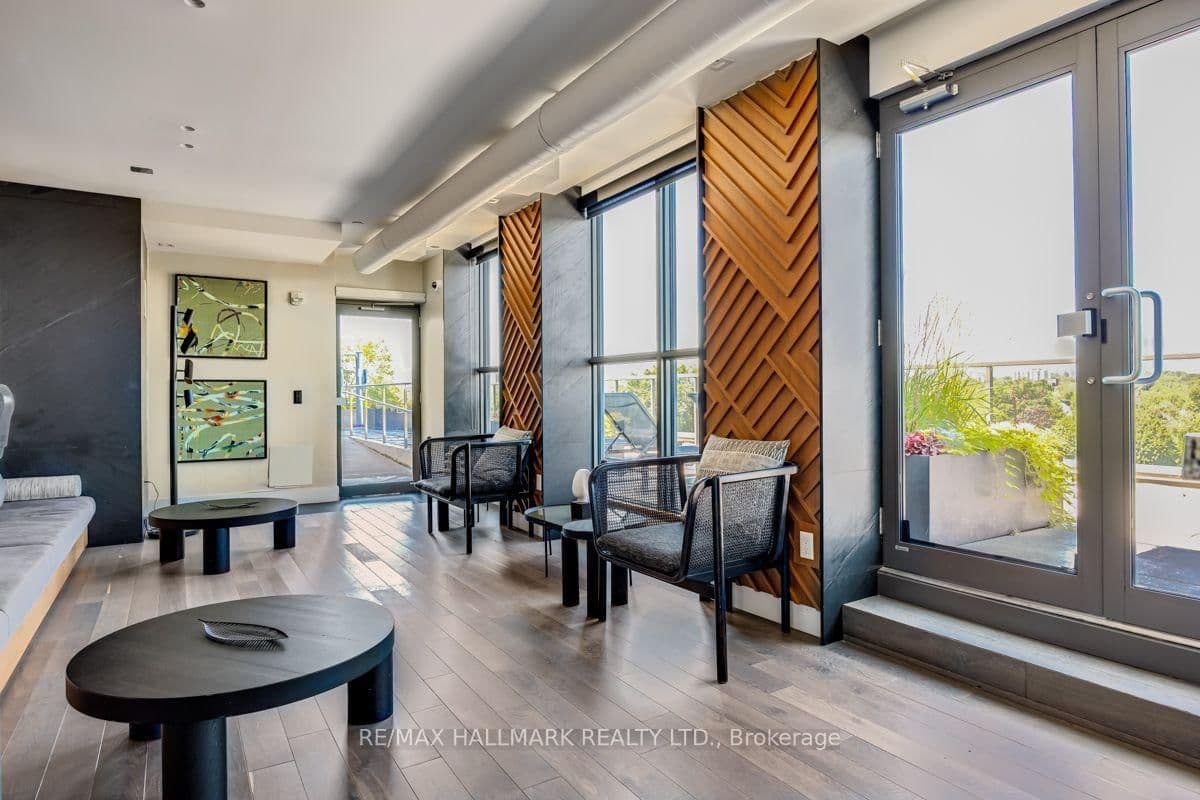 1331 Queen Street E, Unit 403 thumbnail 25