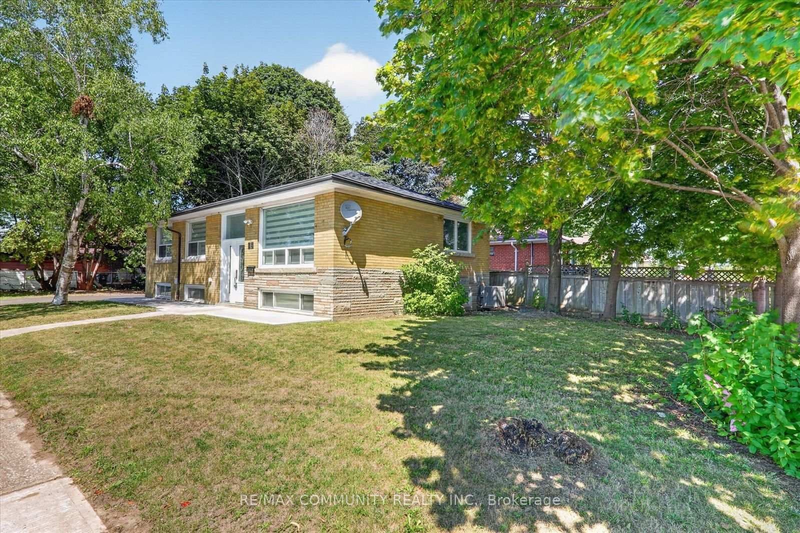 53 Milford Haven Drive N thumbnail 3