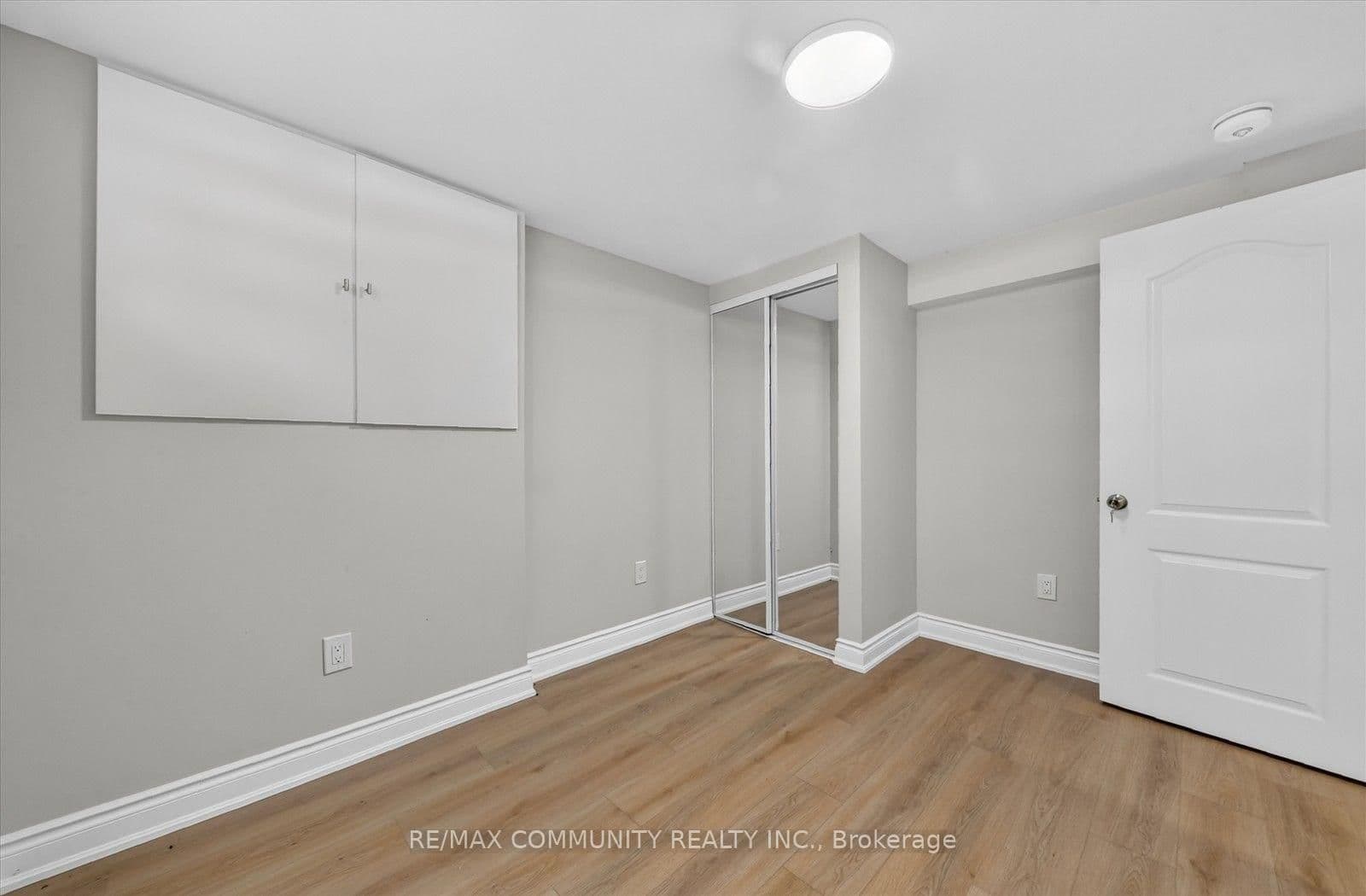53 Milford Haven Drive N thumbnail 32