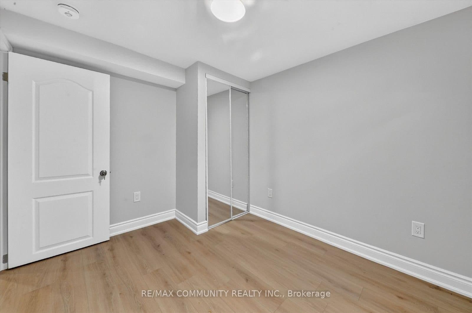 53 Milford Haven Drive N thumbnail 34