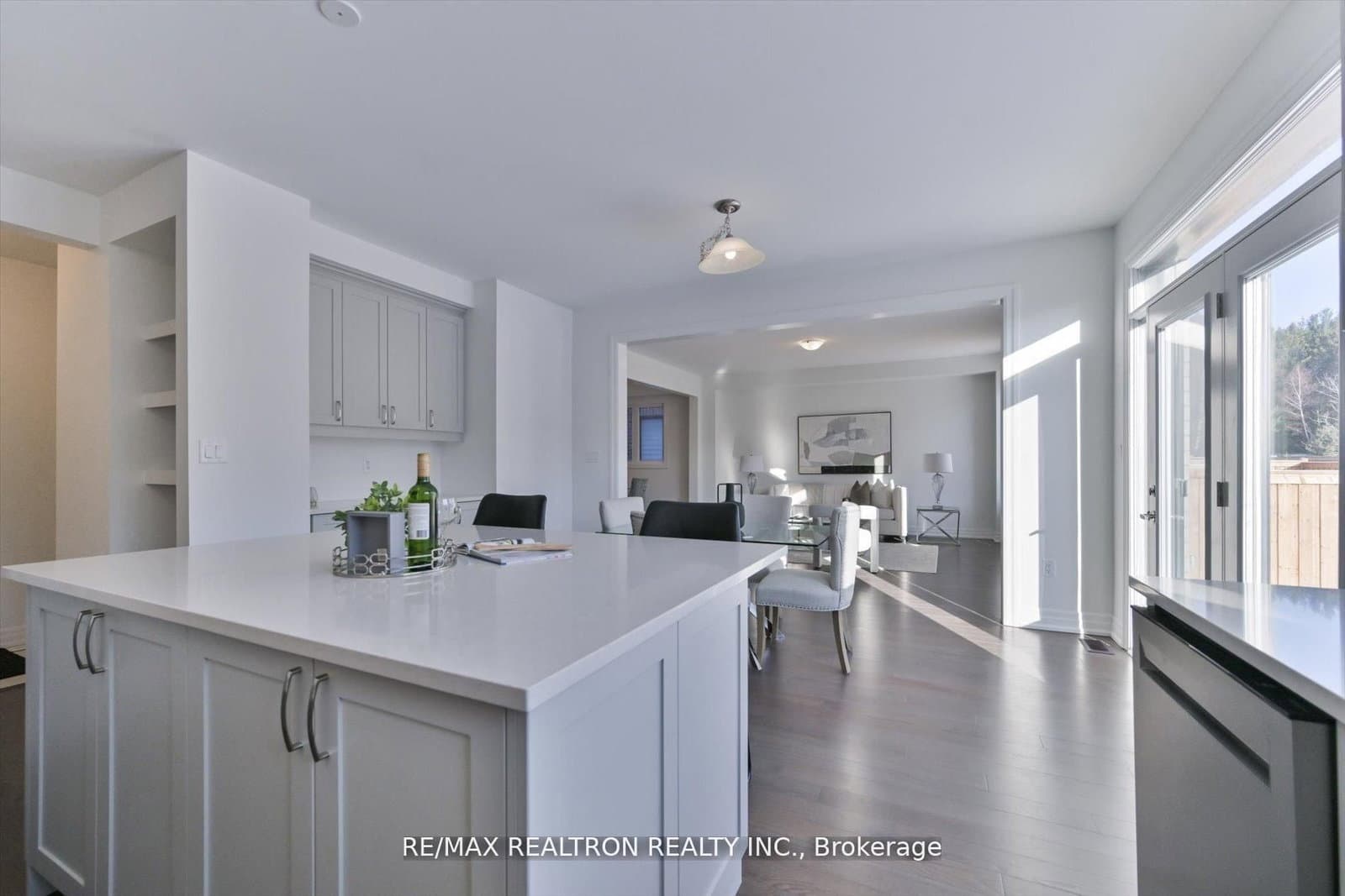 2858 Foxden Square thumbnail 17