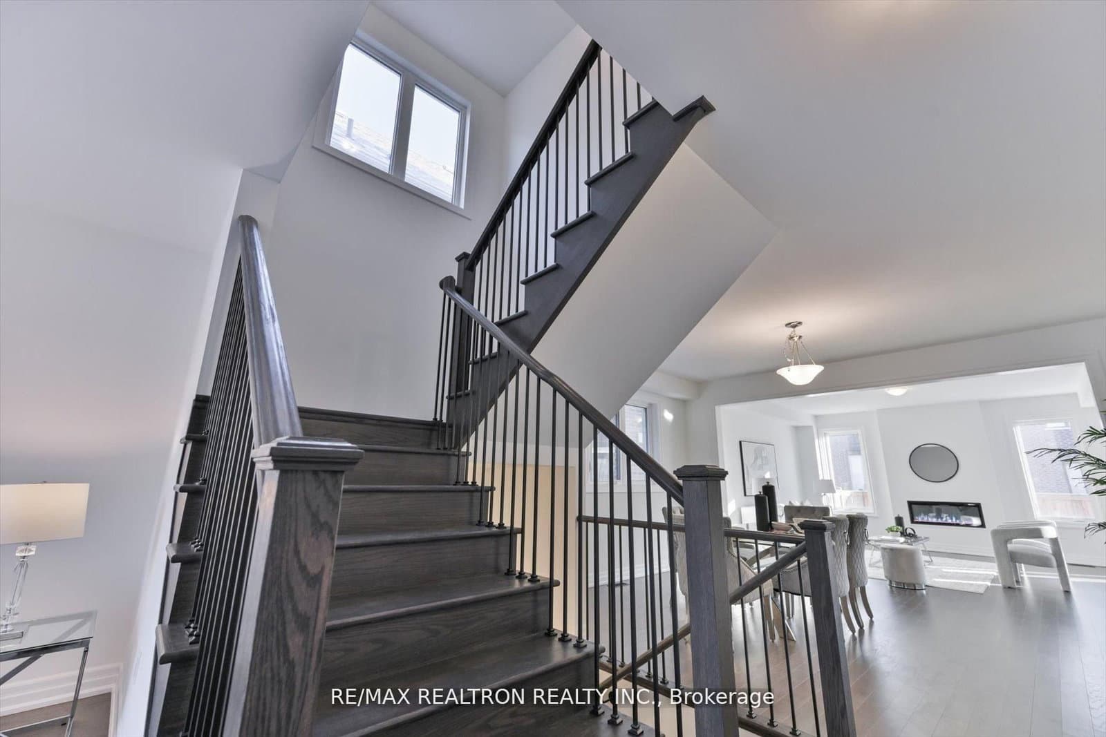 2858 Foxden Square thumbnail 21