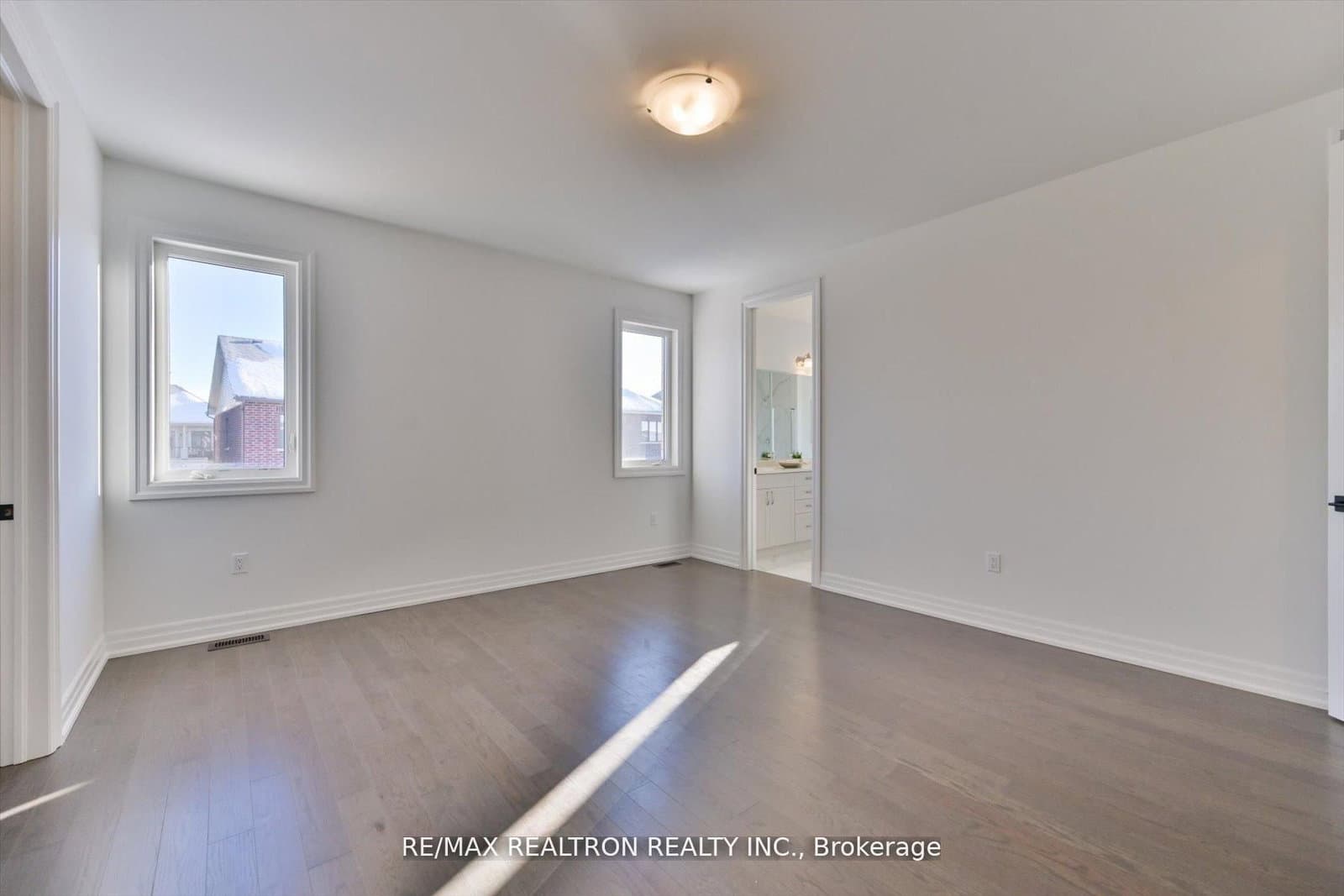 2858 Foxden Square thumbnail 24