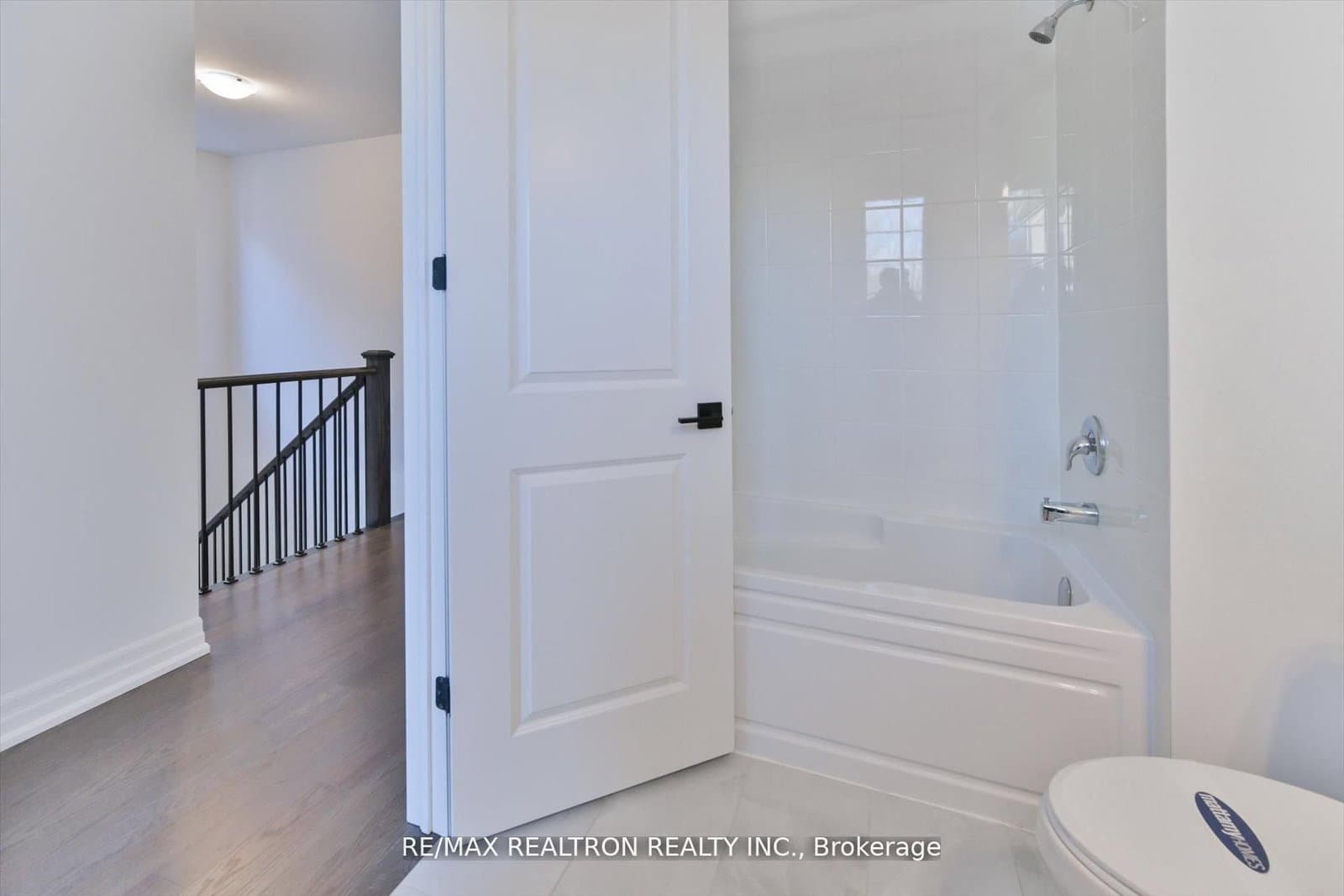 2858 Foxden Square thumbnail 33