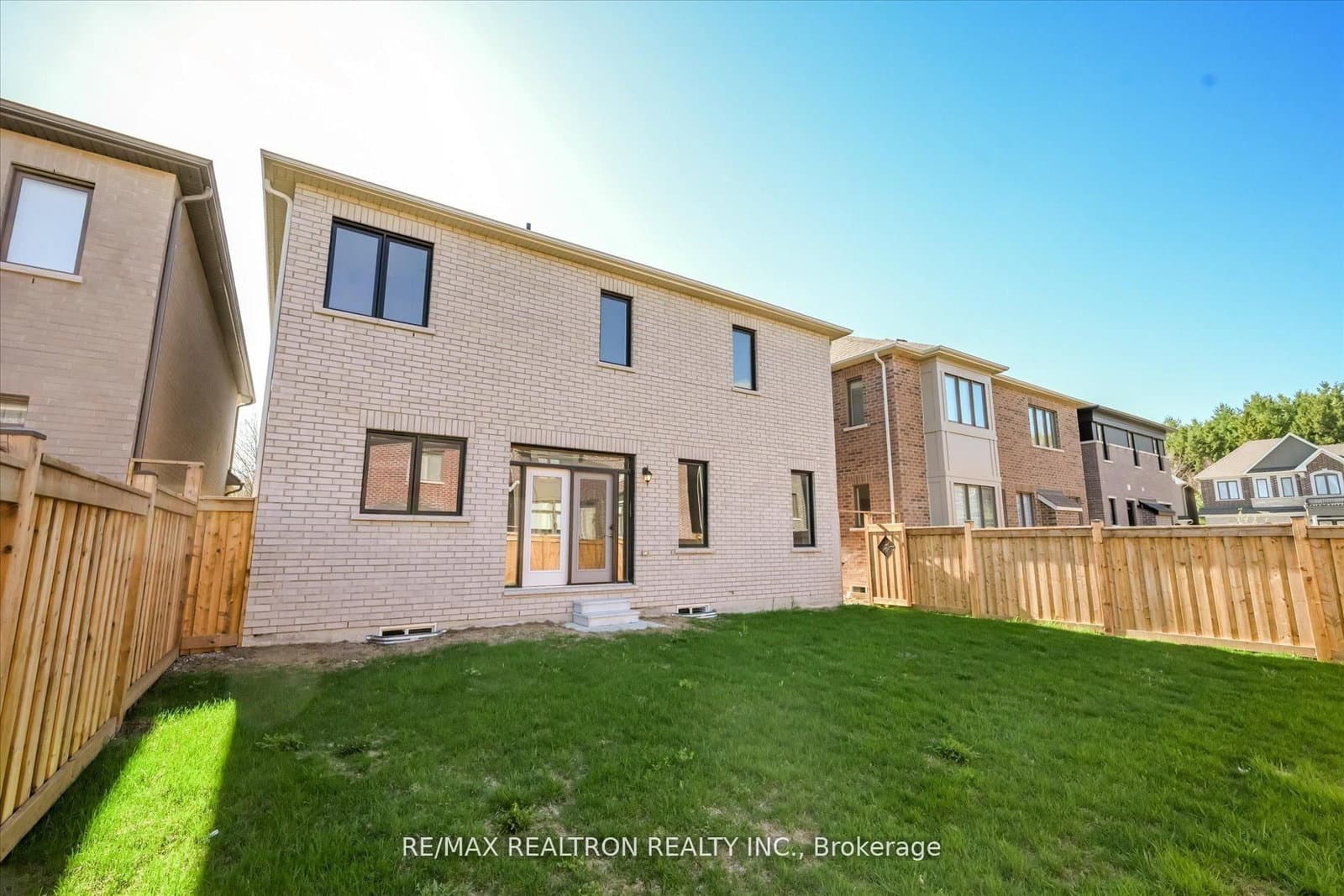 2858 Foxden Square thumbnail 4